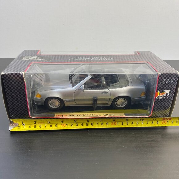 Maisto Silver Edition 1989 Mercedes-Benz 500sl 1:18 Scale Silver, Model Car, Die - Picture 8 of 10